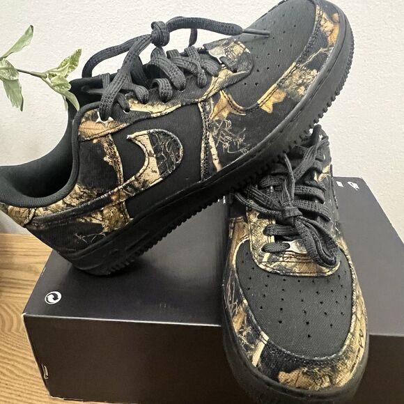 Nike Air Force 1 \'07 x Realtree Black Camo Gum Yellow Shoe IH1221-001 Men 9.5 main image 8